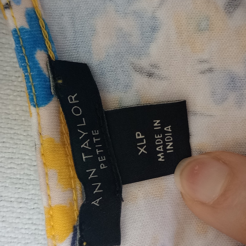 Ann Taylor blue yellow flower ruffle sleeve blouse - Picture 4 of 6